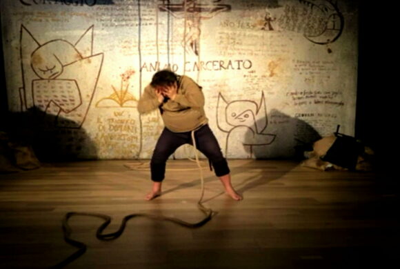 Un passo nell'ombra - Dario Aita_nO (Dance first. Think later) - screenshot di Michele Tomaiuoli